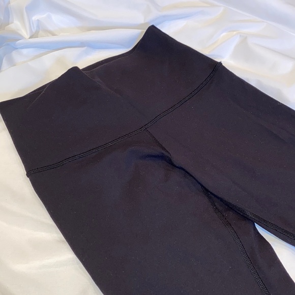 LIKE NEW all black full length high rise lululemon leggings - Picture 3 of 5